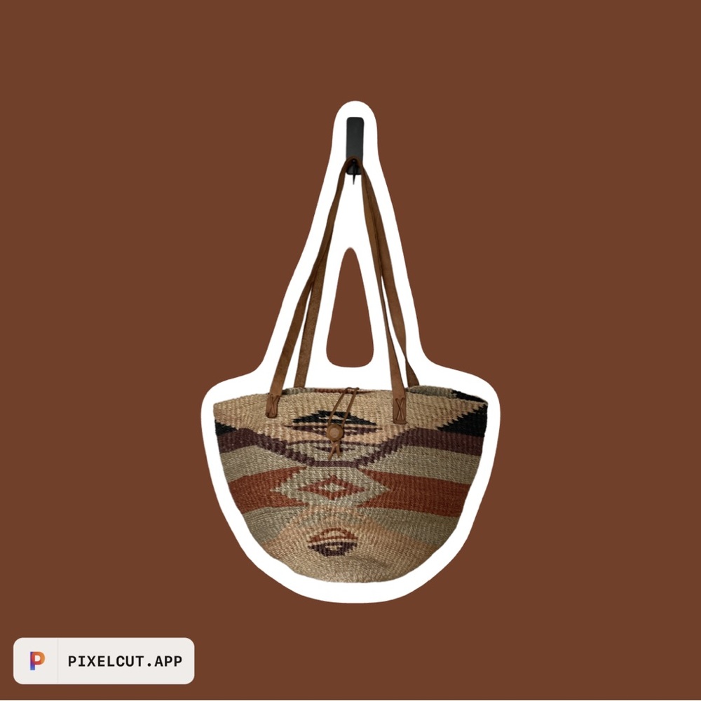 Vintage basket bag with leather straps